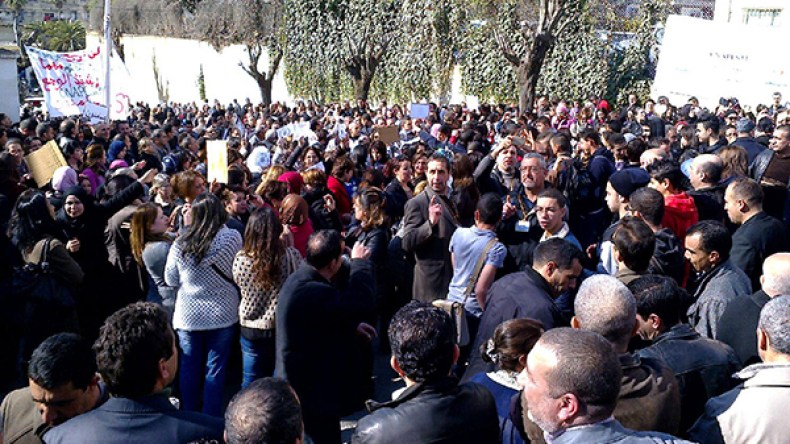 شلل بالإدارات والمدارس والمستشفيات واعتصام بمختلف الولايات