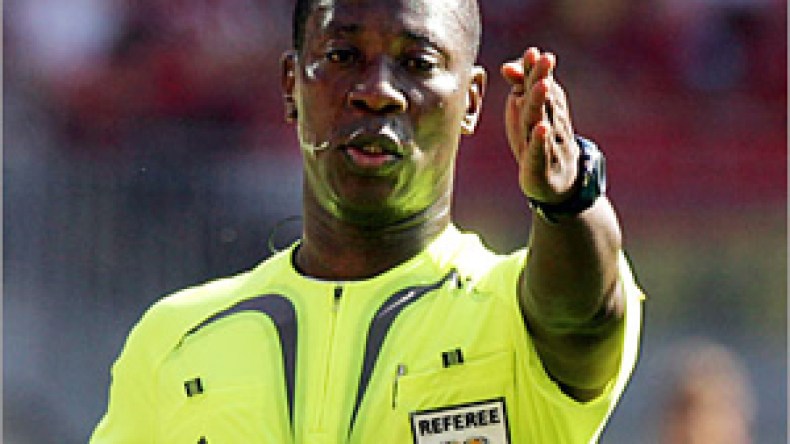 الكاف تعاقب الحكم المهزلة كودجيا لأنه لم يطرد شاوشي