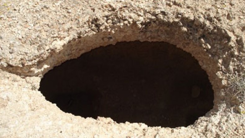 الشروق في مغارات سكان الأرض قبل خلق آدم