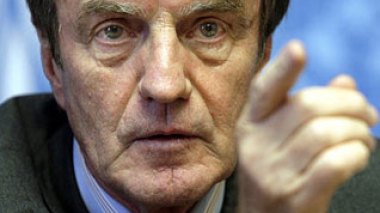 Mauritanie: Kouchner évoque la possibilité de sanctions individuelles