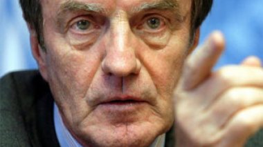 Bernard Kouchner starts visit to Algeria to spur Euro-Mediterranean Union project