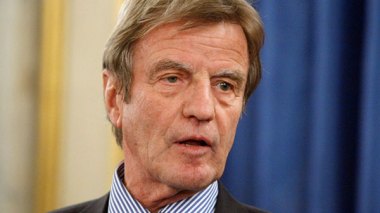 Kouchner: « La France doit reconnaître ses crimes horribles en Algérie »