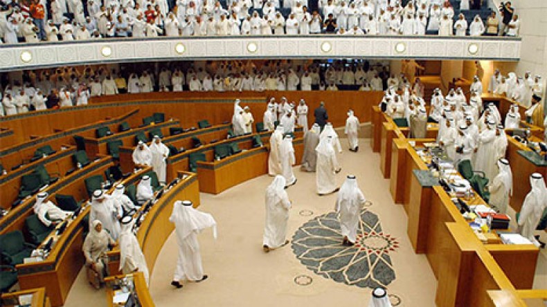 استقالة ثلاثة نواب كويتيين بعد رفض استجواب رئيس الحكومة