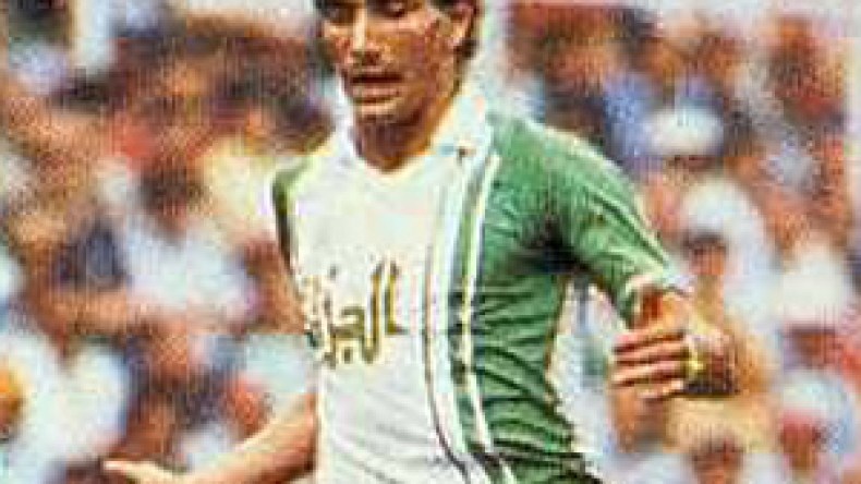 نور الدين قريشي: منتخبنا ينقصه التوازن وسعدان لديه الوقت لحل المعضلة