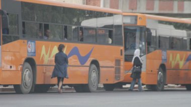 Œuvres universitaires: enquêtes sur 222 contrats douteux