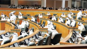 ثلاثة نواب كويتيين يستقيلون لرفض المجلس استجواب الحكومة