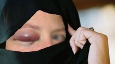 Trois  filles koweïtiennes se bagarrent pour « un homme »