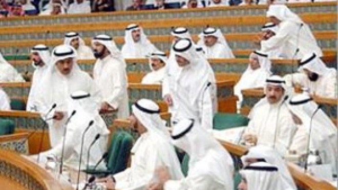 الحكومة  الكويتية  تقرر  الانسحاب  من  مبادرة  السلام  العربية