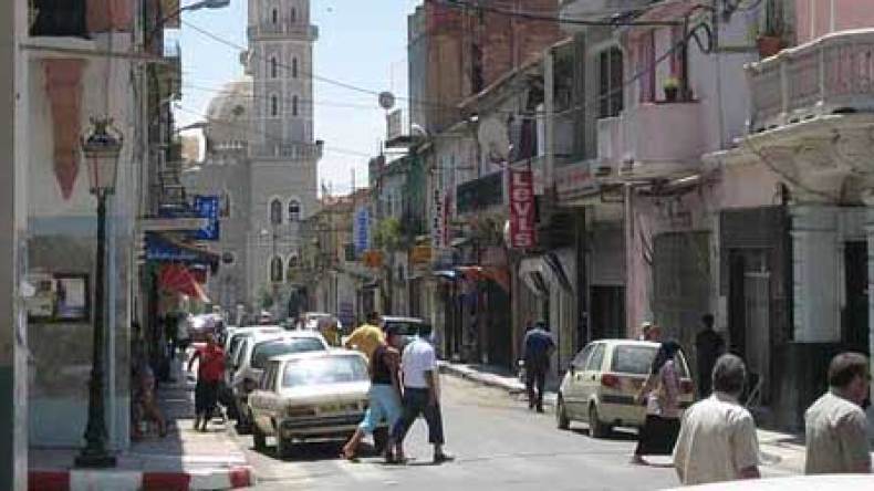 ثلاثون‭ ‬‮”‬بلطجيا‮”‬‭ ‬يهاجمون‭ ‬الشرطة‭ ‬و‮”‬يحررون‮”‬‭ ‬تاجر‭ ‬مخدرات‭ ‬بالقوة