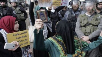 حرب الدجالين على بوابة السماء