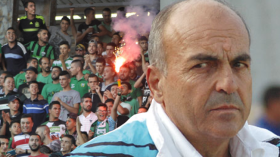 أنصار “الموب” ساخطون.. ويطالبون بـ “إقالة” التقني الفرنسي