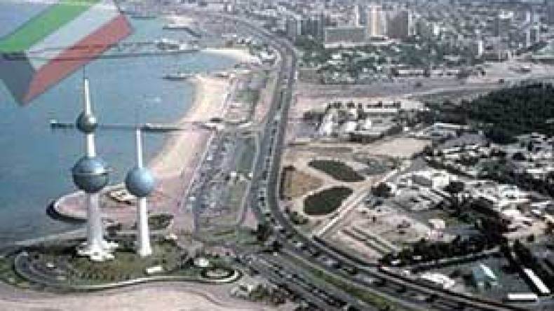 شكيب خليل وجعبوب يدعوان رجال الأعمال الكويتيين للاستثمار في الجزائر