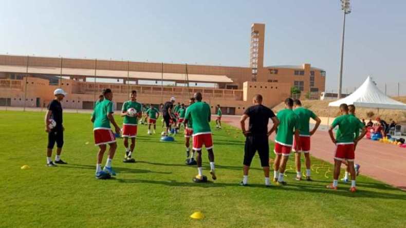 استدعاء 24 لاعبا مغربيا لِمواجهة محليي “الخضر”