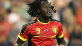 لوكاكو يغنّي.. في انتظار “صفعة” تنبيهية من “الخضر” تعيده إلى الواقع!