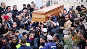 دقيقة صمت وشارة سوداء ترحّما على الفقيد “لفقير”