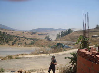 Bomb kills one, wounds many in Algeria