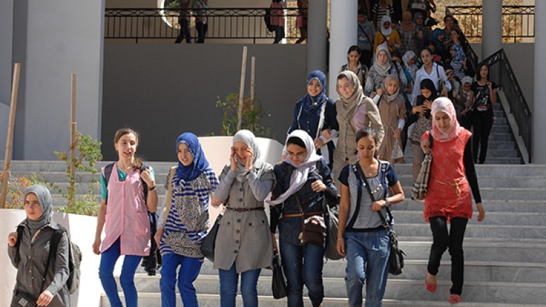 معلمة تفقأ عين تلميذة بمسطرة خشبية في الكاليتوس!