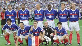 تسعة من لاعبي الديكة الفائزين بكأس العالم 1998 أجانب؟
