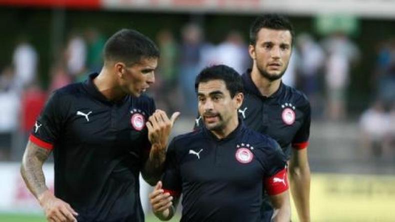 مجاني‮ ‬يشارك‮ ‬في‮ ‬أول‮ ‬لقاء‮ ‬مع‮ ‬أولمبياكوس‮ ‬ويتعادل‮ ‬أمام‮ ‬شتوتغارت