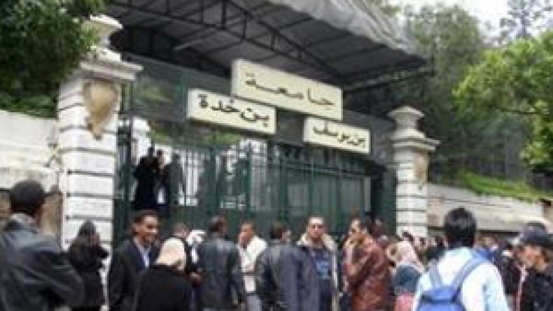 “هناك تخصصات تخضع لمنطق حسابات المقاعد والمسابقة وليس المعدلات”