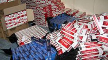 Oujda: Saisie de 227 000 litres de carburant et 100 000 cartouches de cigarettes