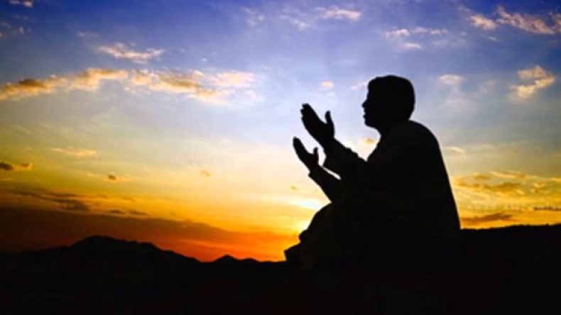 استقم على طاعة الله ولن تخيب أبدا