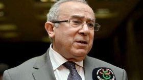 لعمامرة: الجزائر تدعم استكمال الانتقال الديمقراطي ببوركينافاسو