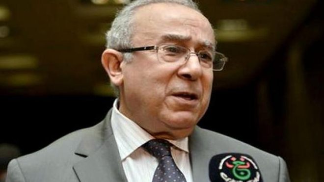 لعمامرة: الجزائر تدعم استكمال الانتقال الديمقراطي ببوركينافاسو