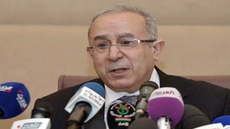 الجزائر تعمل على صياغة آلية لفك “الانسداد” الفلسطيني