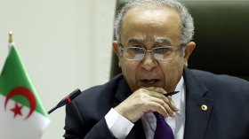 لعمامرة للأروبيين: احترمونا ولا تتدخلوا في شؤوننا