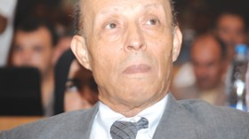 استعمال الفرنسية سببّ انشطارا في أوساط المسؤولين والنخبة الجزائرية