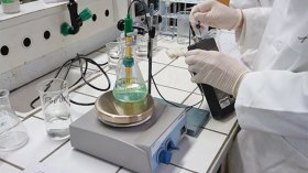 “موظفو المخابر” بالمدارس دون تكوين ولا ترقيات ولا تحويلات!