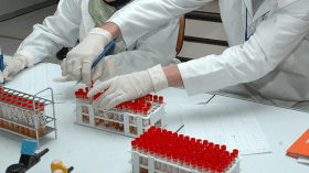 قاعات علاج تُتاجر بصحة المرضى!