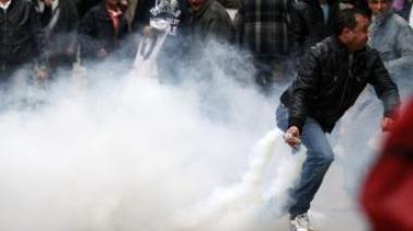 Tunis: la police utilise des gaz lacrymogènes