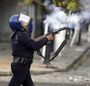 Un plan sécuritaire pour faire face aux marches sans recourir aux bombes lacrymogènes et aux matraques