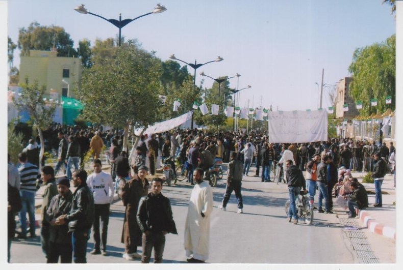Riot police disperse protesters in Laghouat main square