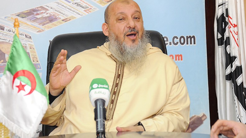 لحلو يبدأ حملته الانتخابية بـ”الكوستيم”