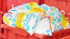 حفاظات الأطفال و”الشيبس” مقابل أكياس الحليب!