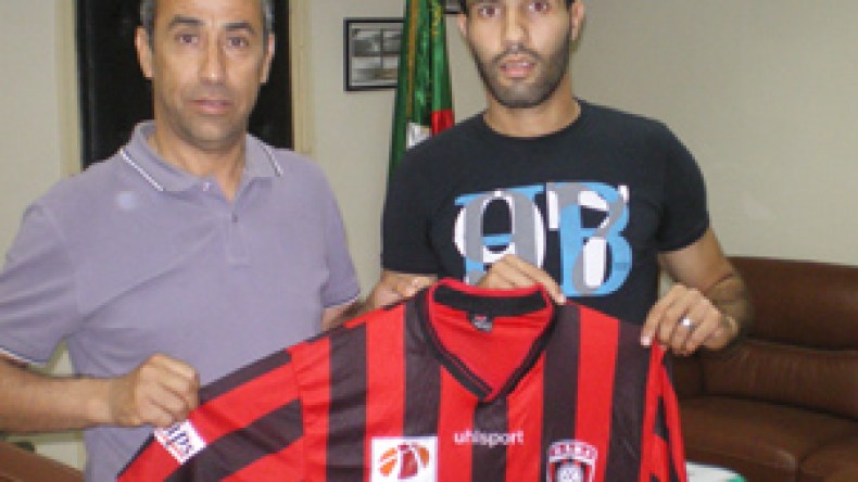 سعيد‭ ‬بالإمضاء‭ ‬للاتحاد،‮ ‬ولم‭ ‬أبدل‭ ‬الوفاق‭ ‬بسبب‭ ‬الأموال
