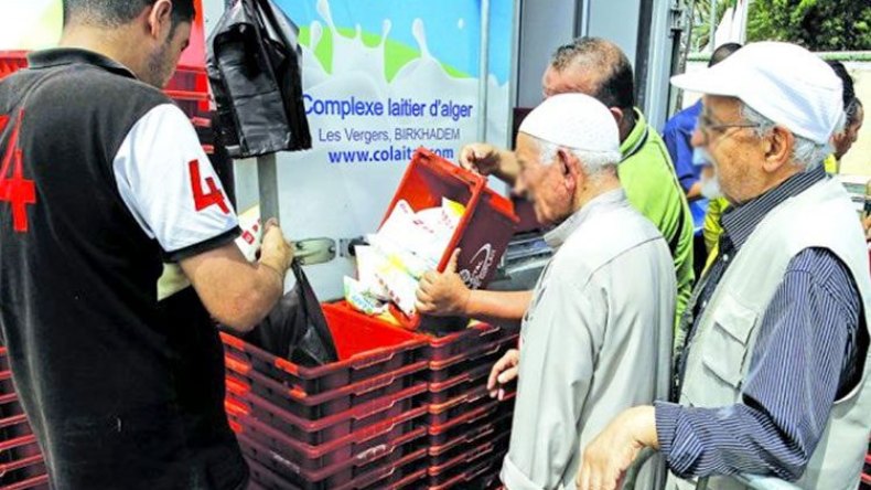 موزعو الحليب يطالبون برفع هامش الربح على الكيس إلى 5 دج