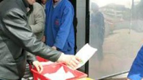 وزير الفلاحة يتلقى عريضة احتجاجية من موزعي الحليب