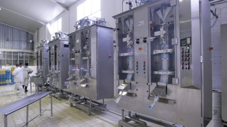 “حوار الطرشان” يـُتلف 170 ألف لتر من الحليب