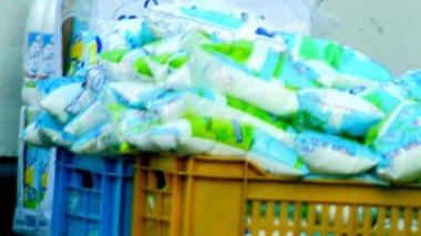 La spéculation sur la matière première prolonge la crise de lait en sachet