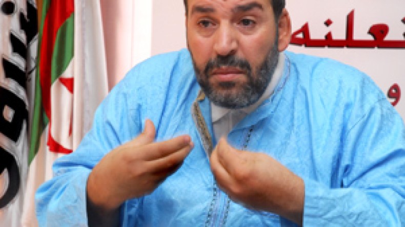 سألبس القندورة والعمامة كل يوم..أحبّ من أحبّ وكره من كره