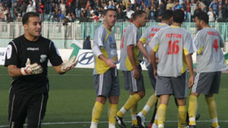 عصمان مقبول في  العلمة