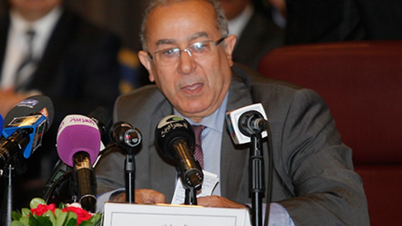 الجزائر ترفض شرعنة حكومة طبرق