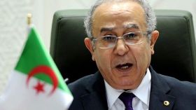 لعمامرة يجري حركة تغييرات واسعة في الخارجية