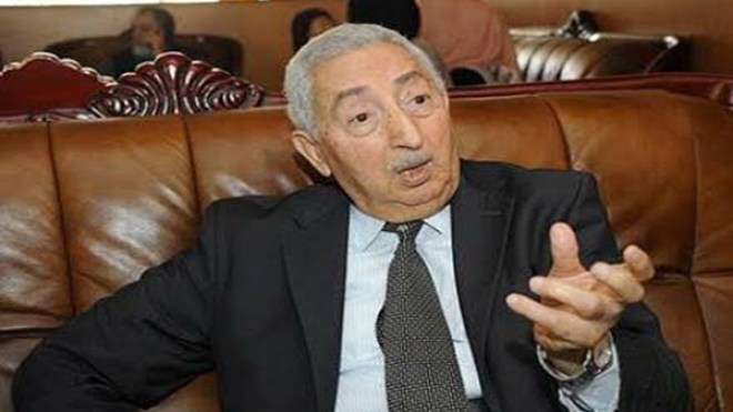 المجاهد ووزير الاتصال الأسبق لمين بشيشي يوارى الثرى بمقبرة العالية