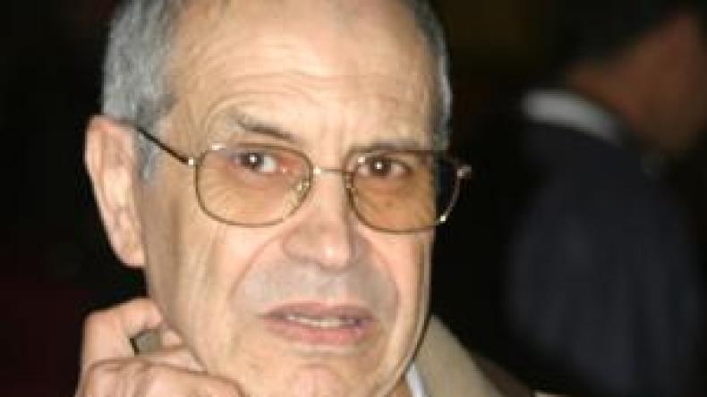 لمين مرباح يعيد شهيد المقصلة أحمد زبانة