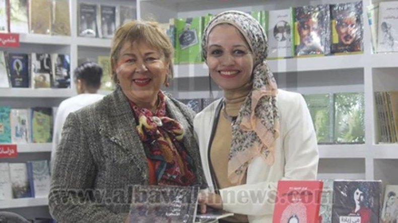 لميس سعيدي توقع ديوانها “كقزم داخل الأسطورة” في معرض القاهرة